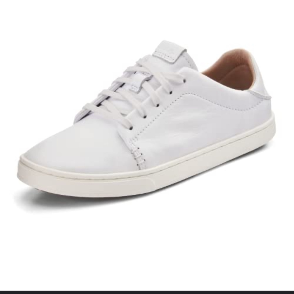 OluKai‎ Women's White Leather Sneakers